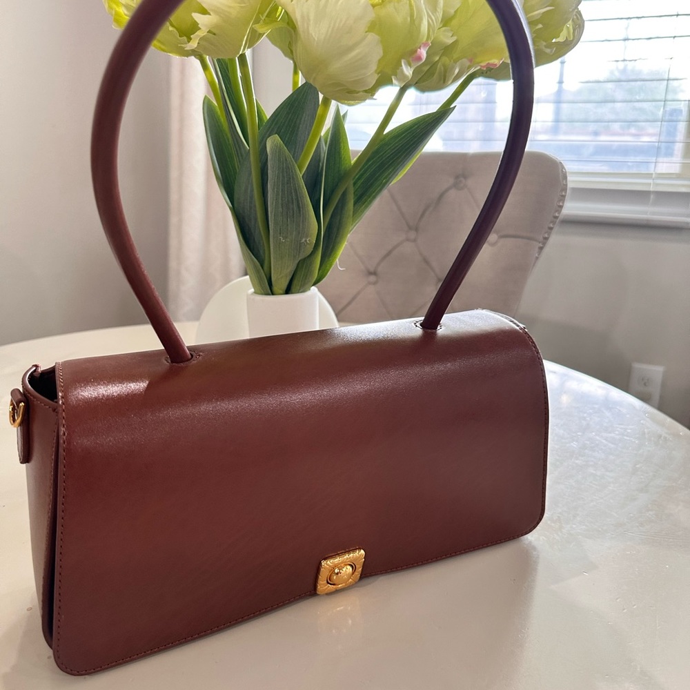 CHARLES AND KEITH - Avis Elongated Handle Trapeze Bag